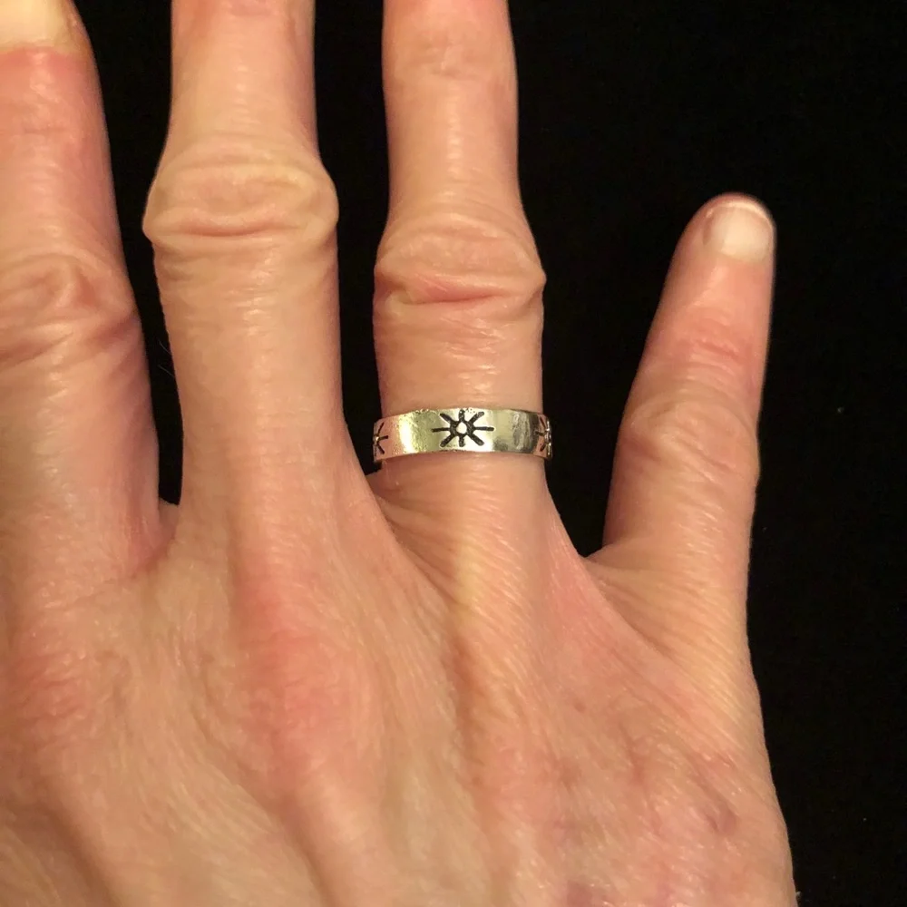 Silver Tone Sun Pattern Ring
